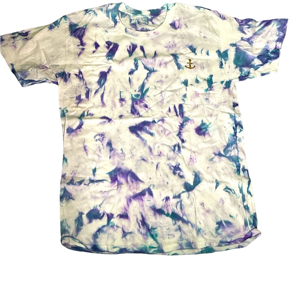 Womens tie dye tee with golden anchor on left side